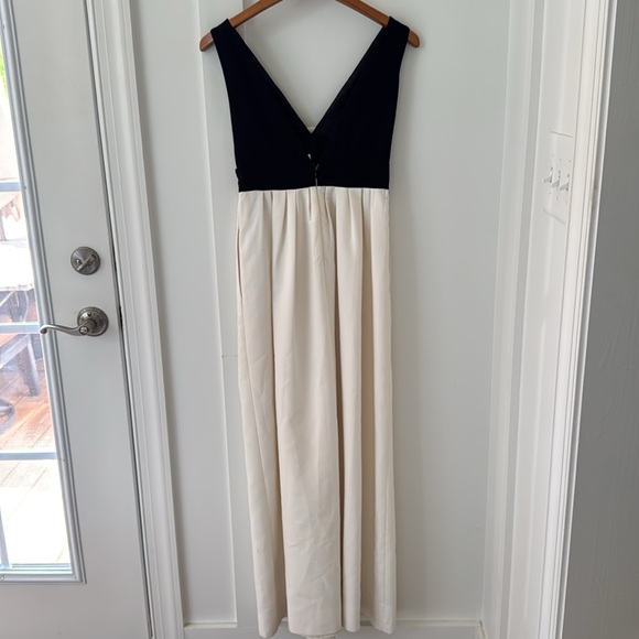 Jill Jill Stuart Gown w/Plunging Neckline Gown Size 0 - Picture 6 of 11